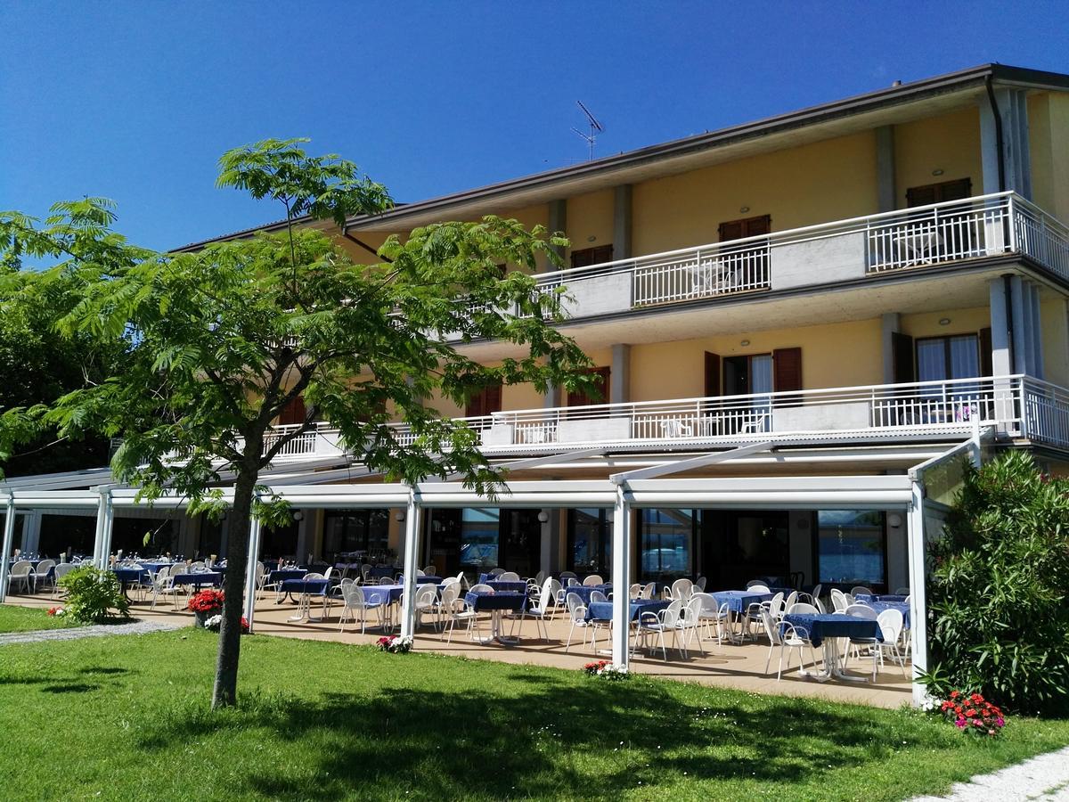 Hotel La Romantica Manerba del Garda Exterior photo