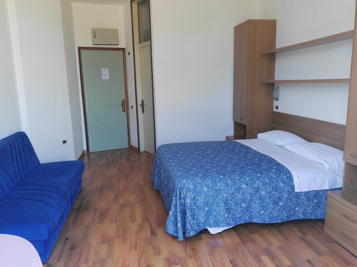 Hotel La Romantica Manerba del Garda Exterior photo